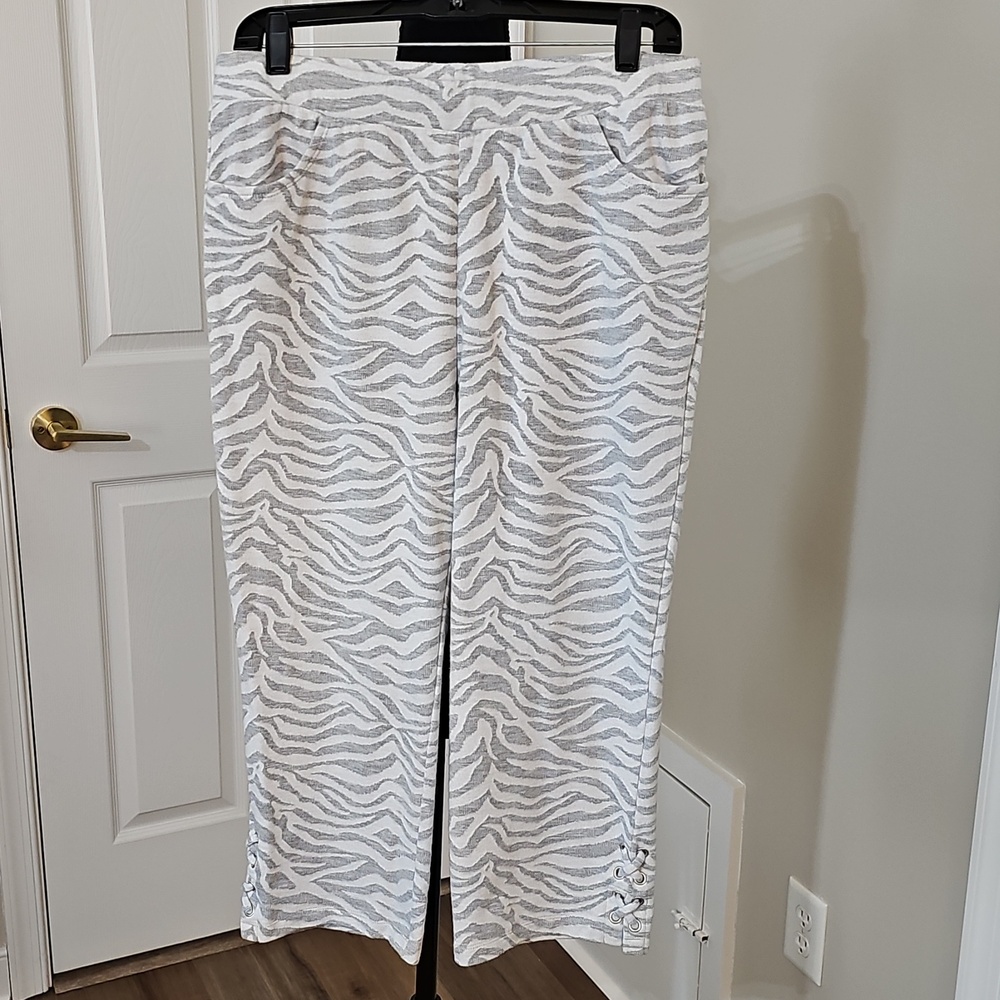 Capris - Picture 4 of 15